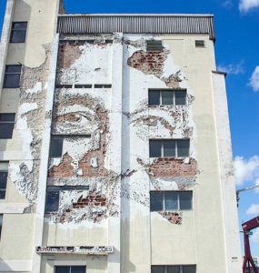 2018 19 Vhils au 104 TLM