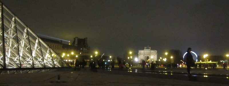 Louvre Pyramide Nocturnes TLM